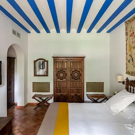 Hotel De 4*
